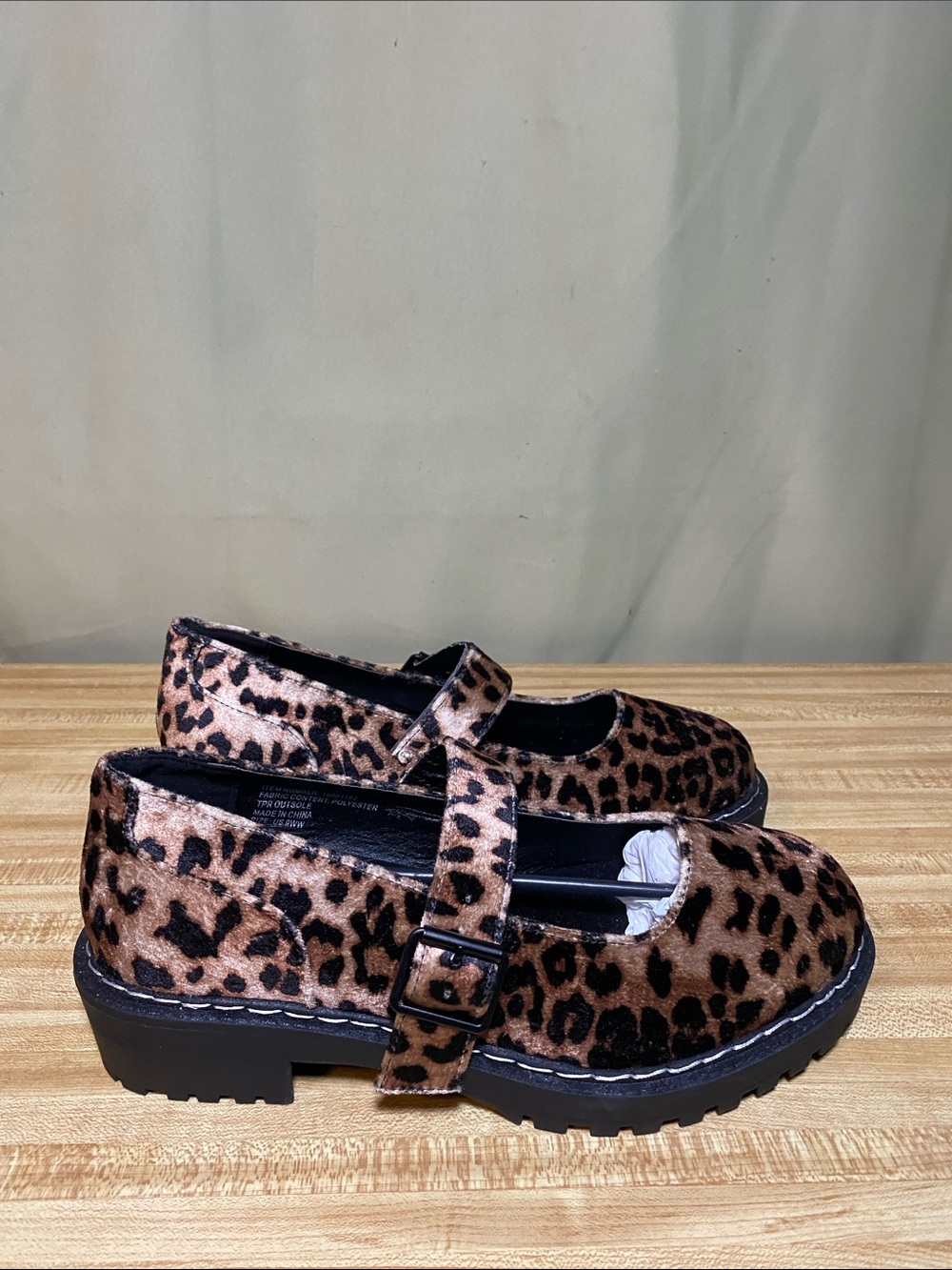 Torrid F Leo Velvet MaryJane Lug Sole shoes Women’s 9 WW NWT
